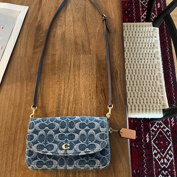Small Coach crossbody bag, very good condition. - Picture 1 of 2